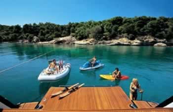 Ferretti Naveta 100 100 feet luxury crewed motor yacht charter Greece