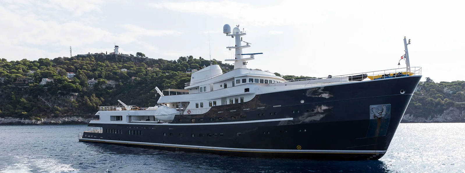 LEGEND
 (ex GIANT) crewed mega yacht charter Greece