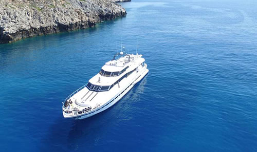 Charter PRINCESS 85 feet Versilcraft motor yacht in Chania Crete Island Greece