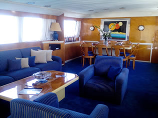 Charter PRINCESS 85 feet Versilcraft motor yacht in Chania Crete Island Greece