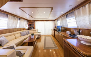 GORGEOUS CANADOS 54 feet motor yacht charter Greece